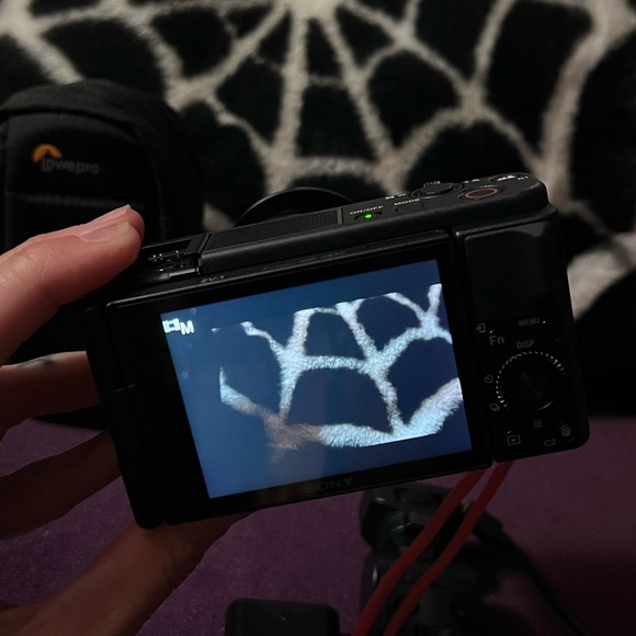 Sony ZV-1 Vlogging Camera Bundle - Picture 8 of 12